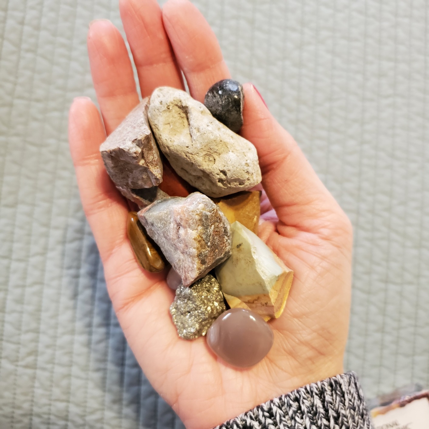 National Geographic Rock Bingo Game - Play Rock Bingo, Mineral Memory, Gemstone Trivia, & Card Games, Collection Includes Over 150 Rocks and Minerals, Educational STEM Toy for Kids (Amazon Exclusive) customer photo 2