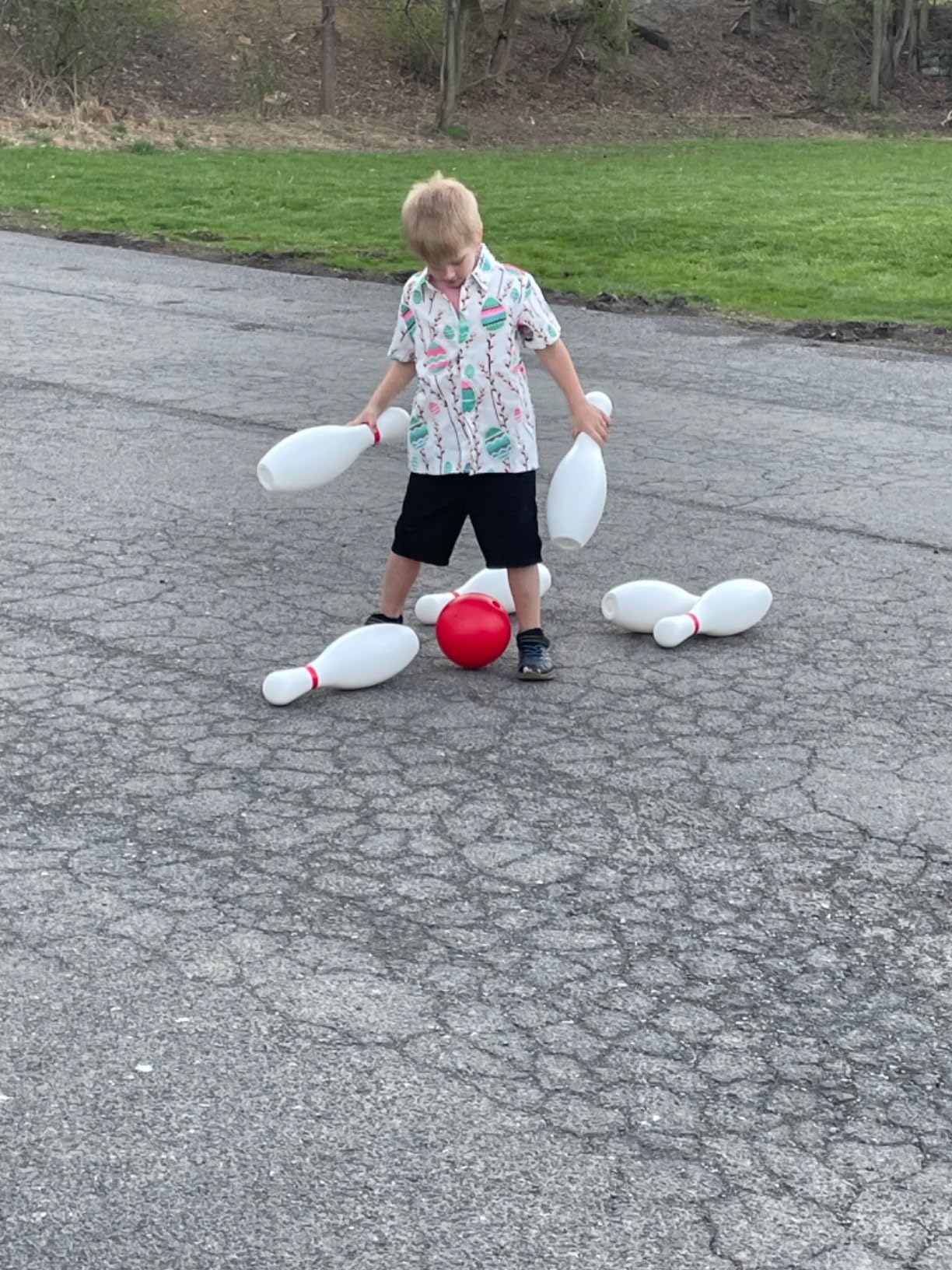 Grip Kids 17 Inch Huge Bowling Set with Storage Bag - 6 Giant Pins, Outdoor & Indoor Backyard Game for Kids, Family Party, Birthday Gift Ages 5+ - Amazon Exclusive customer photo 2