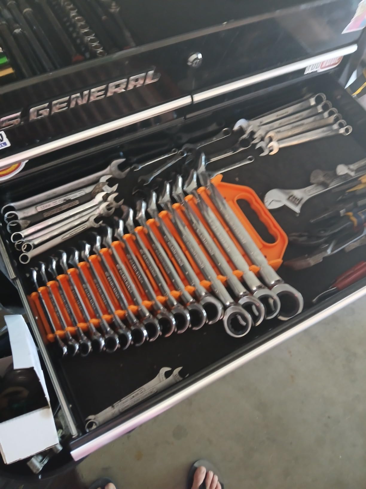 GEARWRENCH 16 Piece Ratcheting Combination Wrench Set with Tray | Metric | 9416 customer photo 1