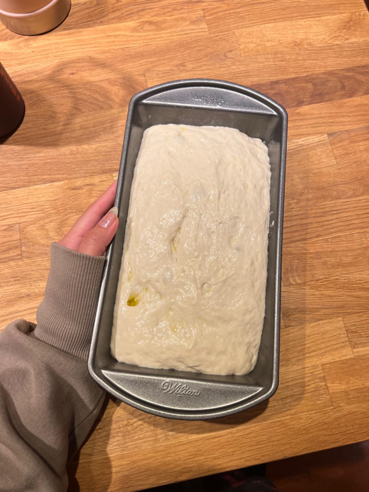 Wilton Gold Non-Stick Bakeware Large Loaf Pan - Baking Pan for Breads, Pound Cake & More - Even Heat Distribution & Extended Handles - Made Without PFAS - 9.25 x 5.25 x 2.75 Inch customer photo 1