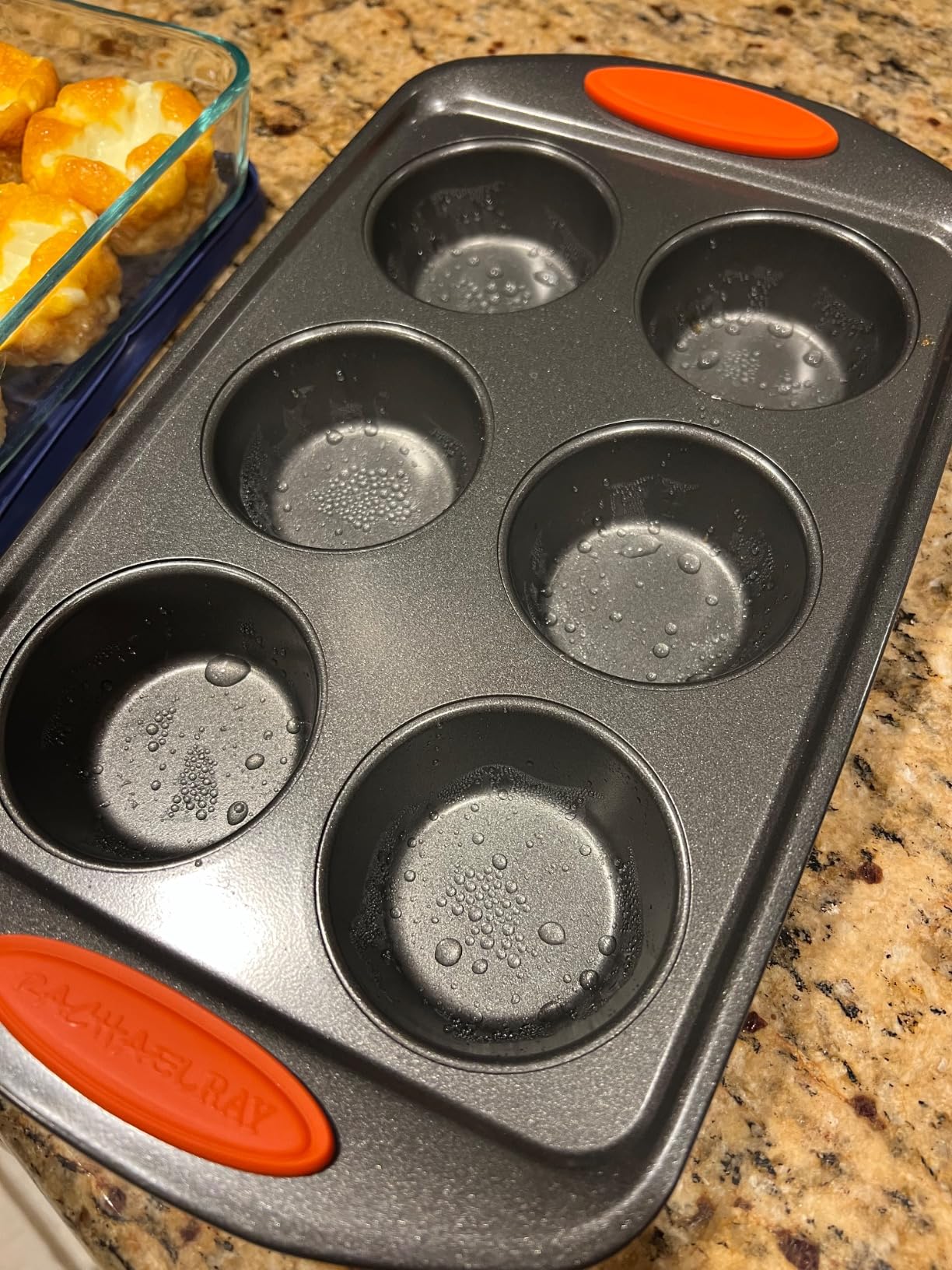 Rachael Ray Yum-o! Nonstick Bakeware Oven Lovin' Cups Muffin Pan, 6-Cup customer photo 1