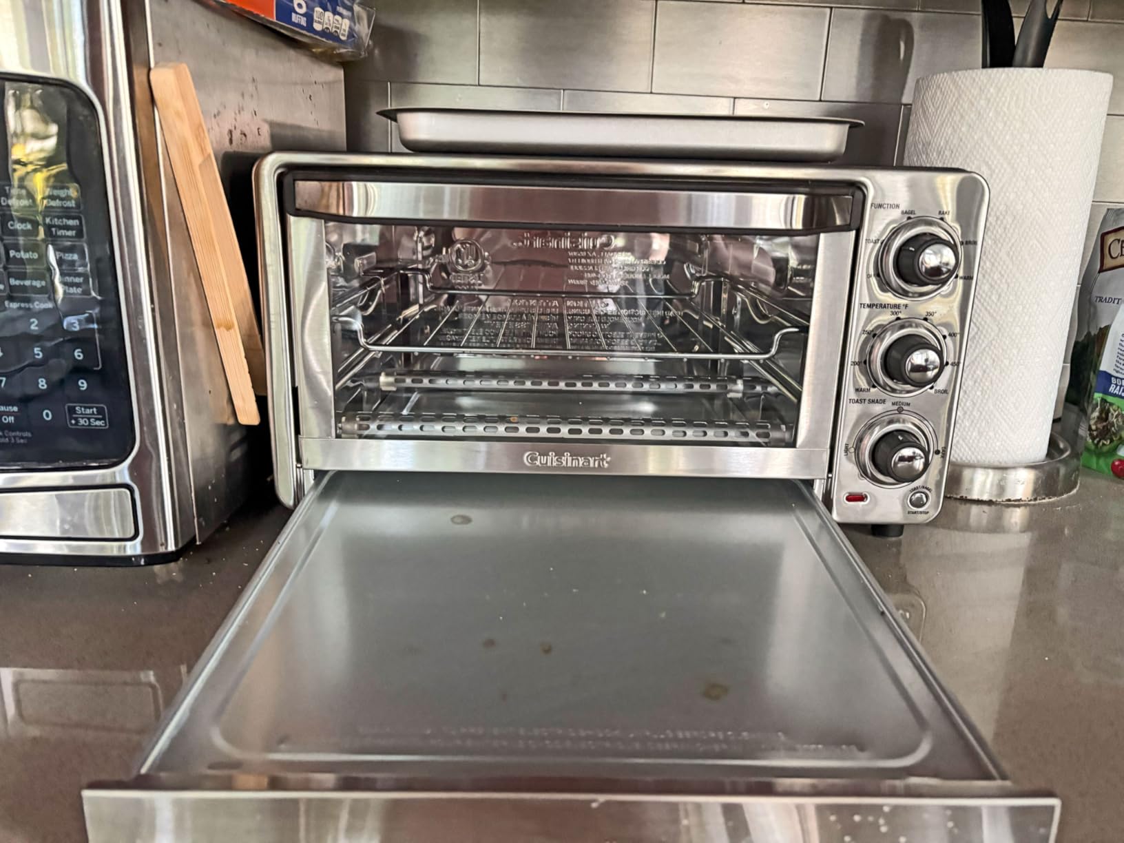 Cuisinart Custom Classic Toaster Oven Broiler, 1800 Watt Countertop Toaster Oven to Bake, Broil, and Toast, Non-Stick Interior, Consistent Toast Control, Brushed Stainless Steel/Black, TOB-40N customer photo 1