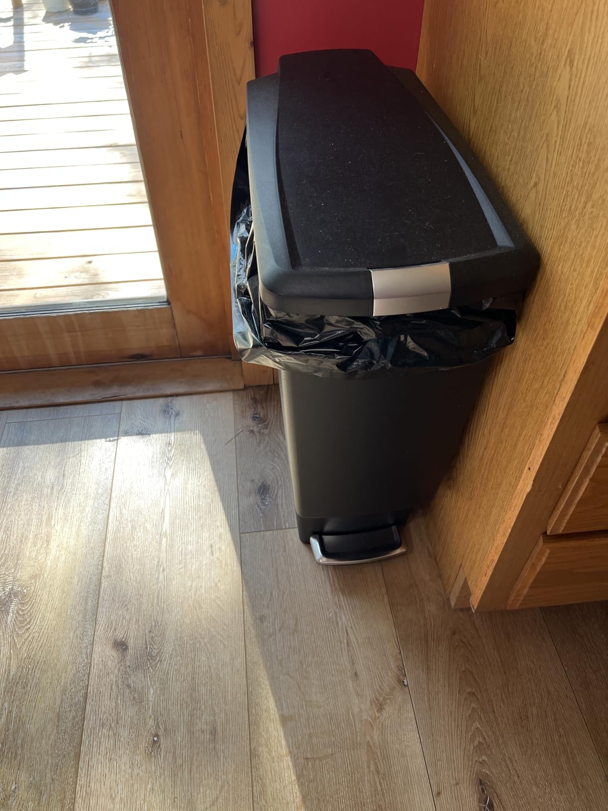 simplehuman 40 Liter / 10.6 Gallon Slim Kitchen Step Trash Can With Secure Slide Lock, Grey Plastic customer photo 1