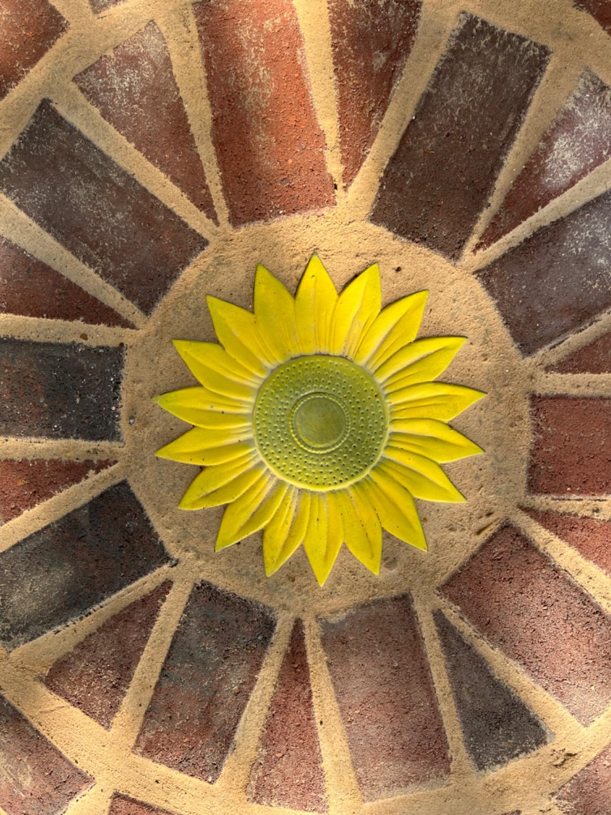 Sunset Vista Designs Cast Iron Sunflower Stepping Stone, 12-Inch Diameter customer photo 1