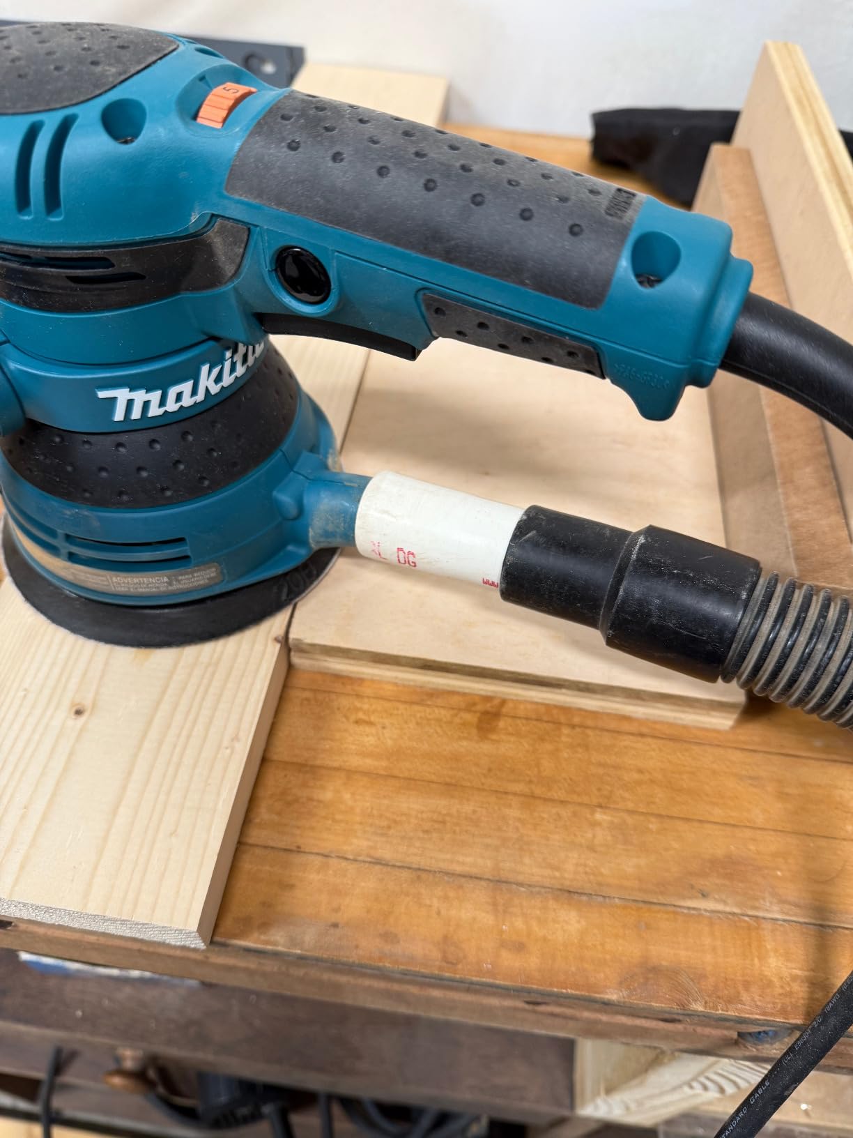 Makita BO5041 5