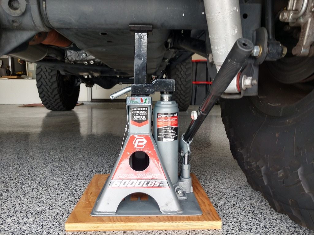 Powerbuilt 3 Ton, Bottle Jack and Jack Stands in One, 6000 Pound Capacity, All-in-One Car Lift customer photo 2