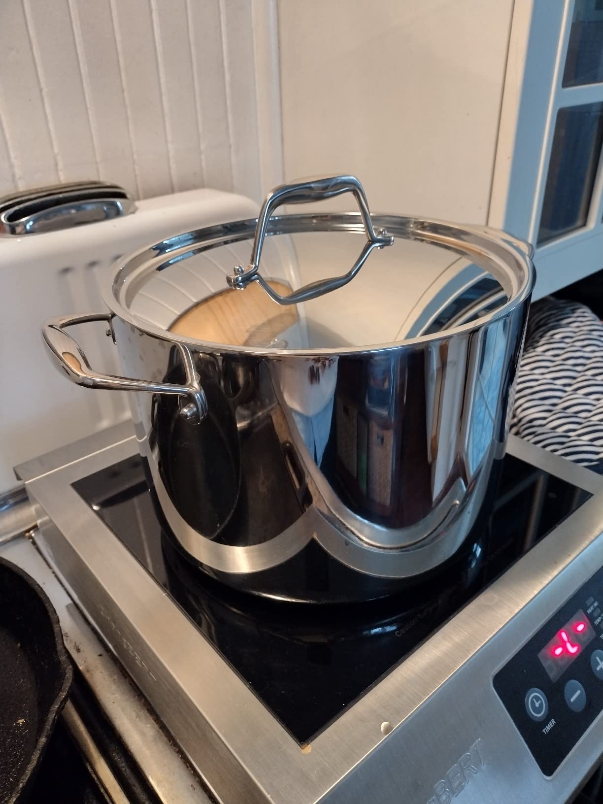Tramontina Signature Tri-Ply Clad Stainless Steel 8-Quart Stock Pot, Induction-Ready Pasta Pot, Dishwasher-Safe, NSF-Certified, Made in Brazil customer photo 1
