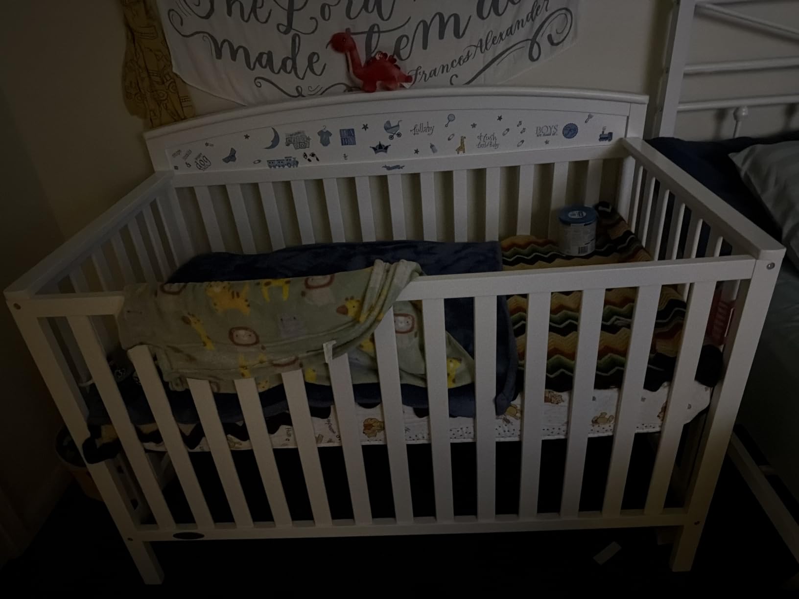 Graco Benton 5-in-1 Convertible Crib - GREENGUARD Gold Certified, Converts from Baby Crib to Toddler Bed, Daybed and Full-Size Bed (White) customer photo 1