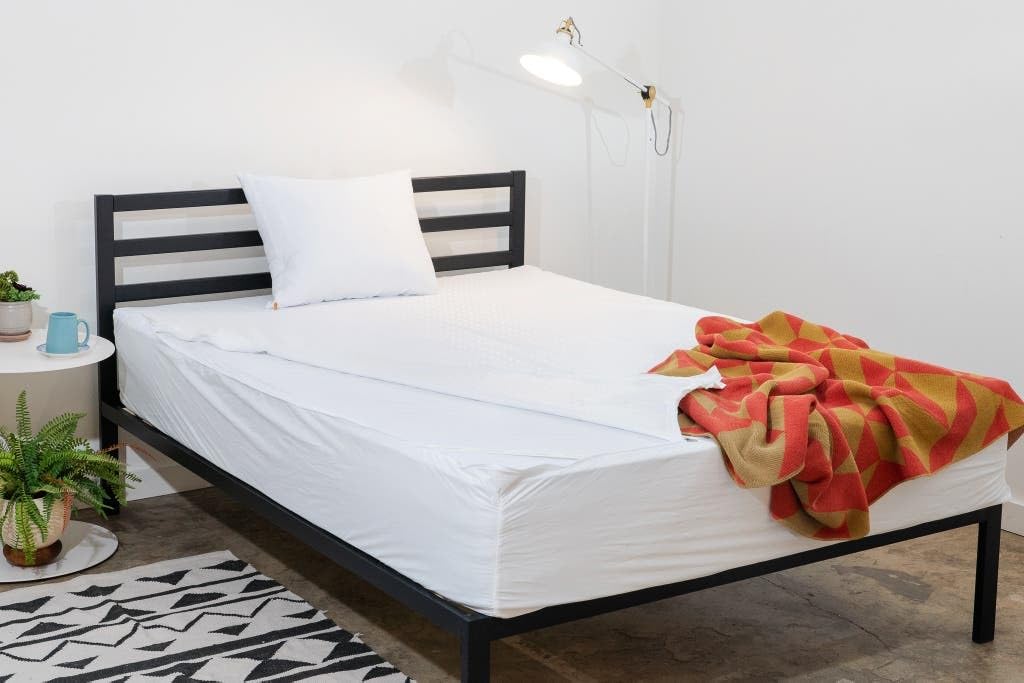 AllerEase Maximum Allergy Mattress Protector, Queen Size customer photo 2