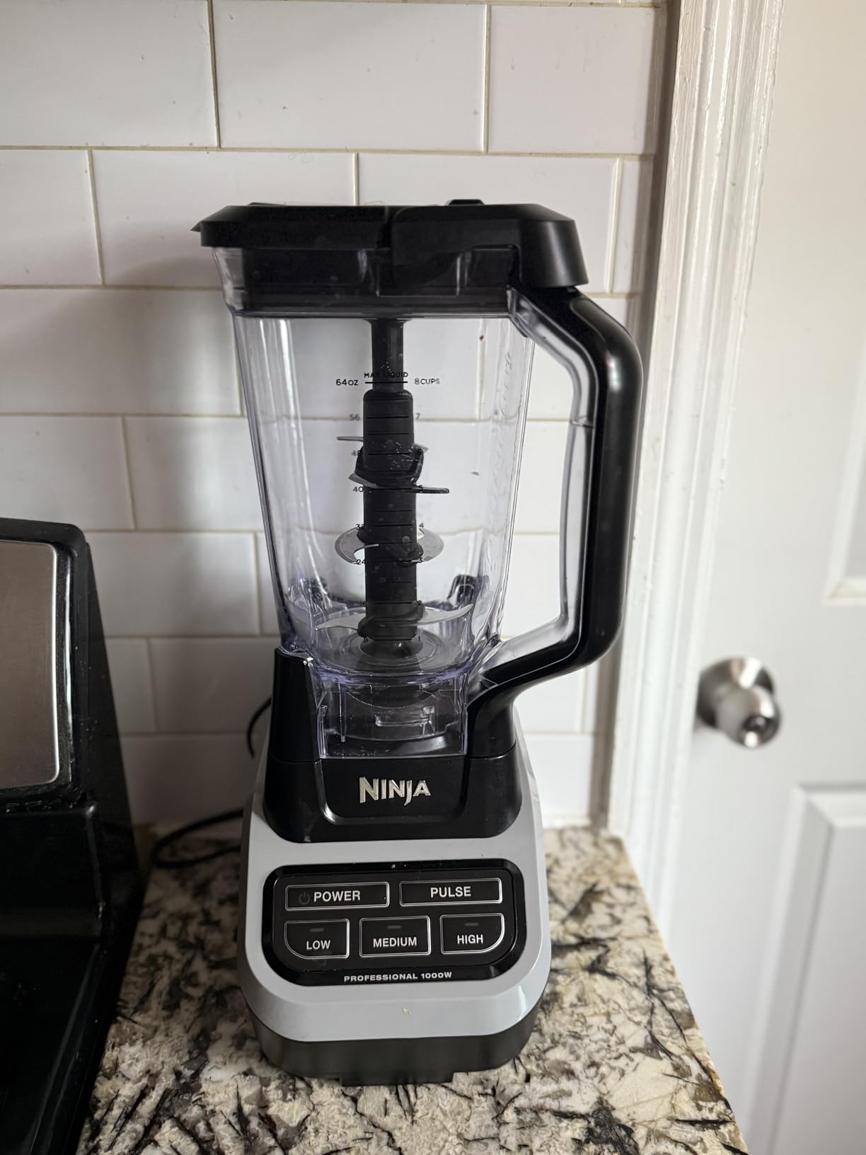Ninja Professional Blender, 1000W, Total Crushing Technology, 72oz Pitcher, BL610 customer photo 2
