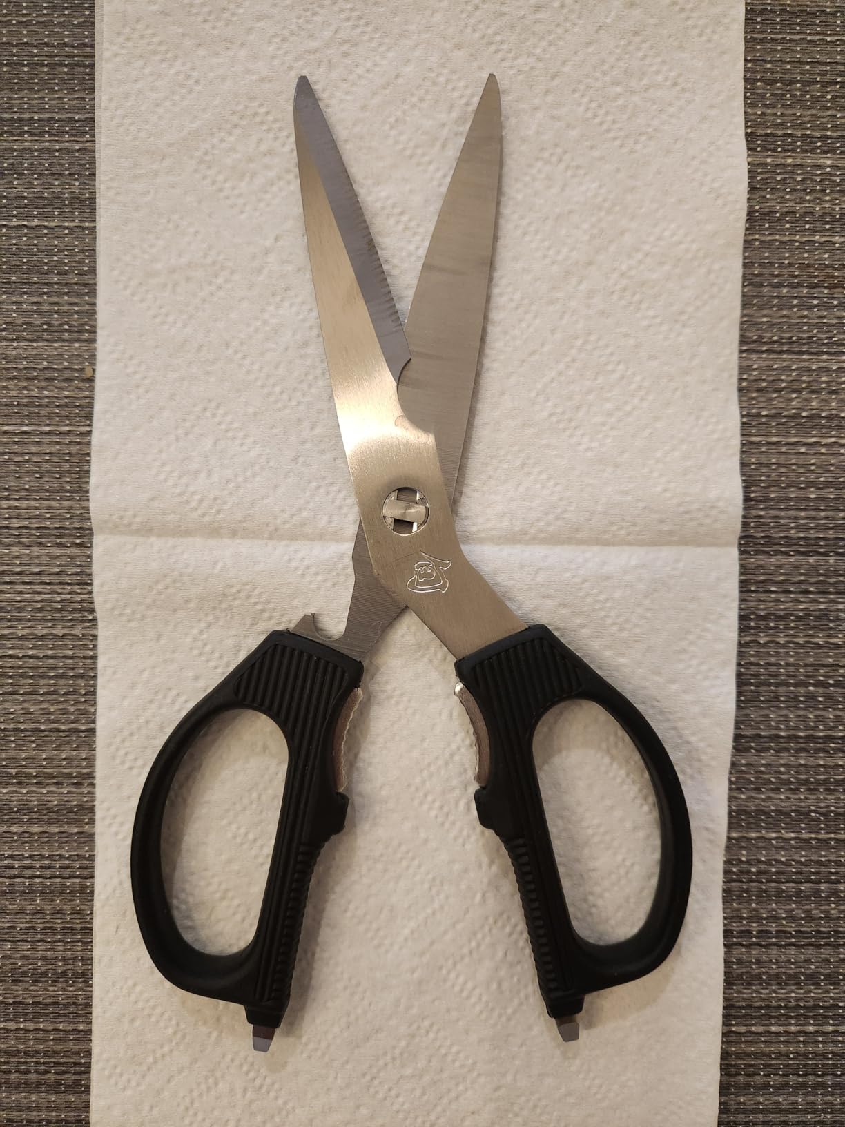 Shun Multi Purpose Kitchen Shears, Heavy Duty Cooking Scissors, Durable 420J2 Stainless Steel, Detachable Blades for Easy Cleaning, Kitchen Shears for Professional and Home Chefs customer photo 1
