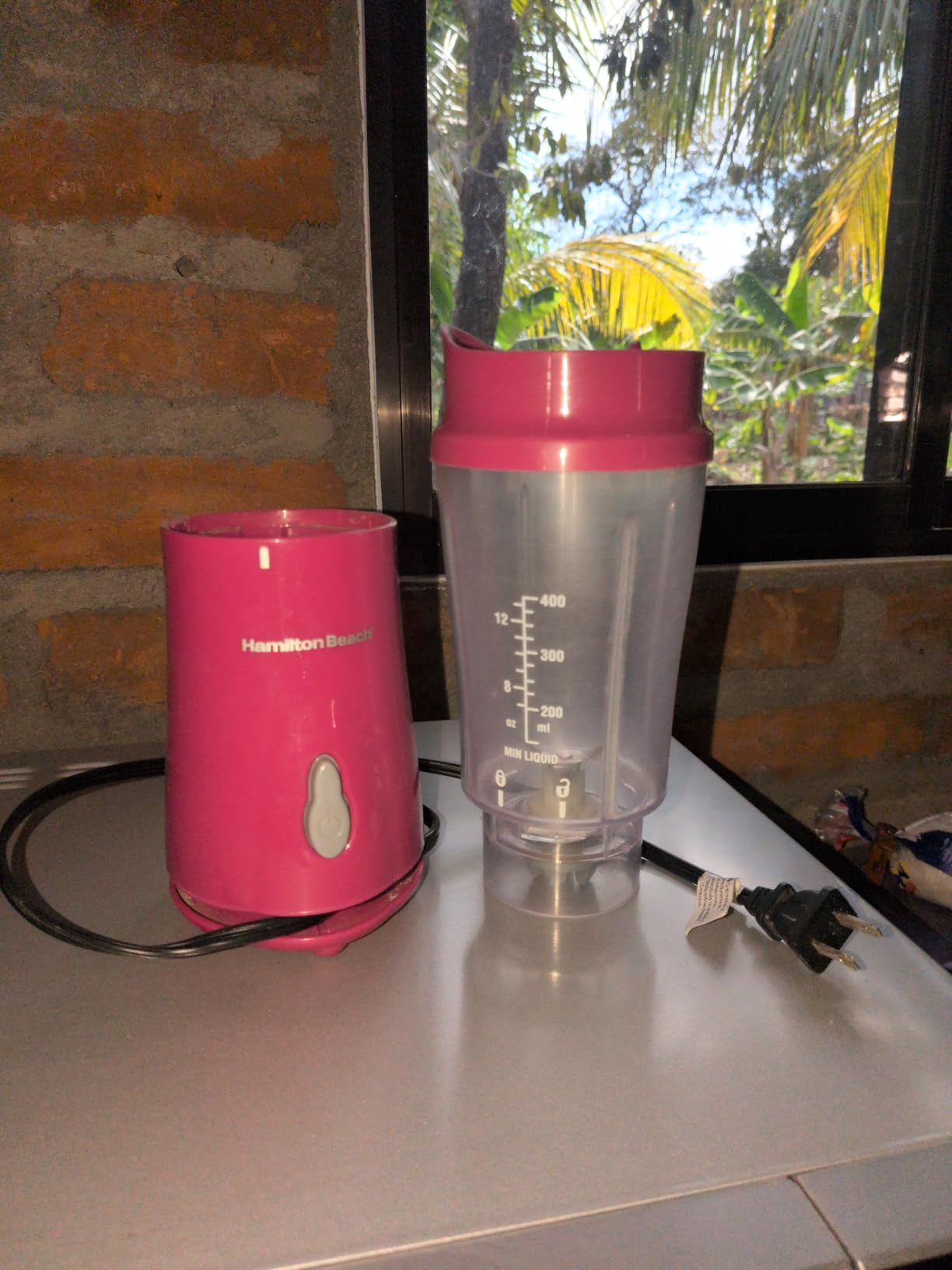 Hamilton Beach Portable Blender for Smoothies With 14 oz. Travel Jar | BPA Free Jar & Lid | Durable Stainless Steel Blades | 300 Watts Peak Power | Personal Smoothie Blender | Raspberry | 51131G customer photo 1