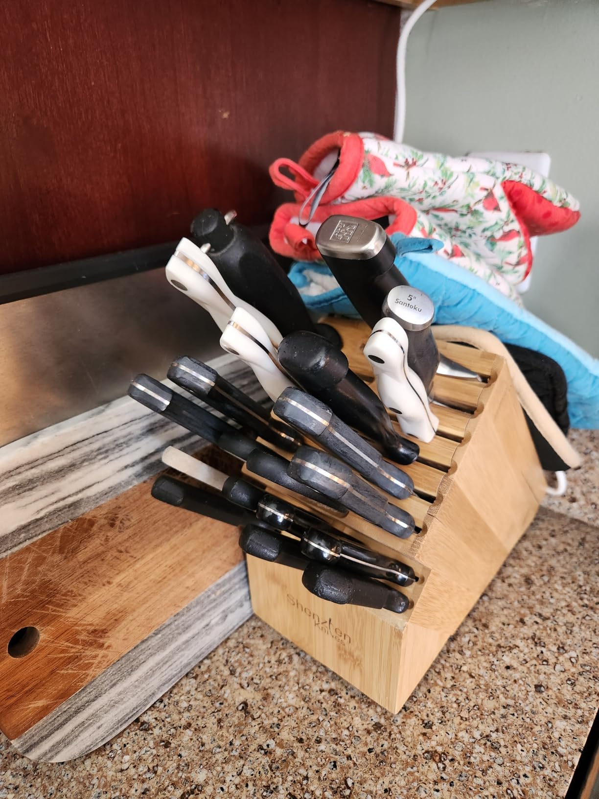 Shenzhen Knives 20 Slot Bamboo Countertop Knife Block - Large, 8x5.25x11 | Solid Wood Core, Bamboo Veneer, 20 Knife Slots, Universal Fit, Countertop Storage customer photo 1