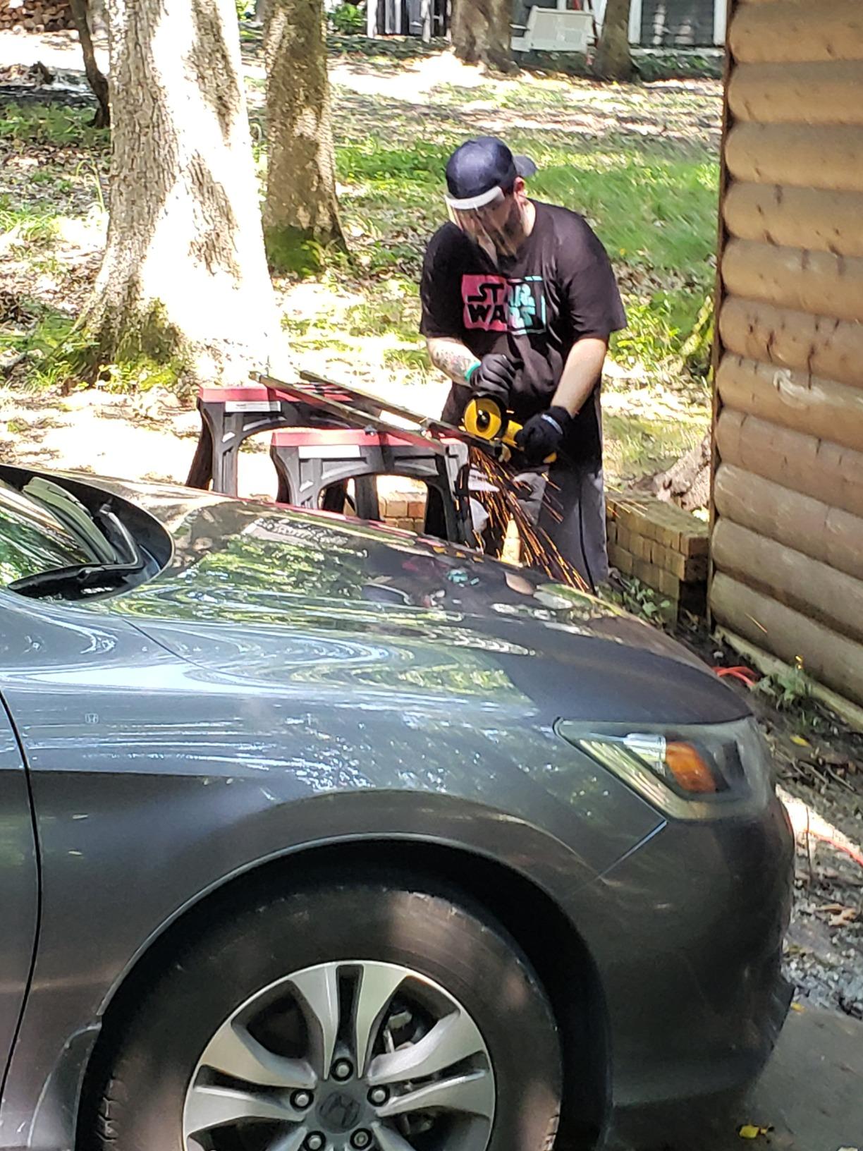 DEWALT Angle Grinder, 4-1/2 in., 11 Amp, 11,000 RPM, Dust Ejection System, Electric Grinder Tool with Abrasive Wheel Included (DWE402W) customer photo 1
