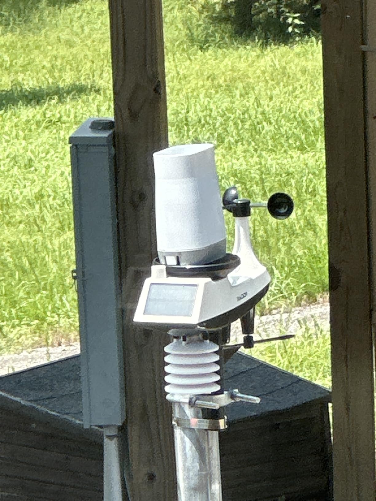 AcuRite 01089M Rain Gauge with Thermometer & Humidity customer photo 2