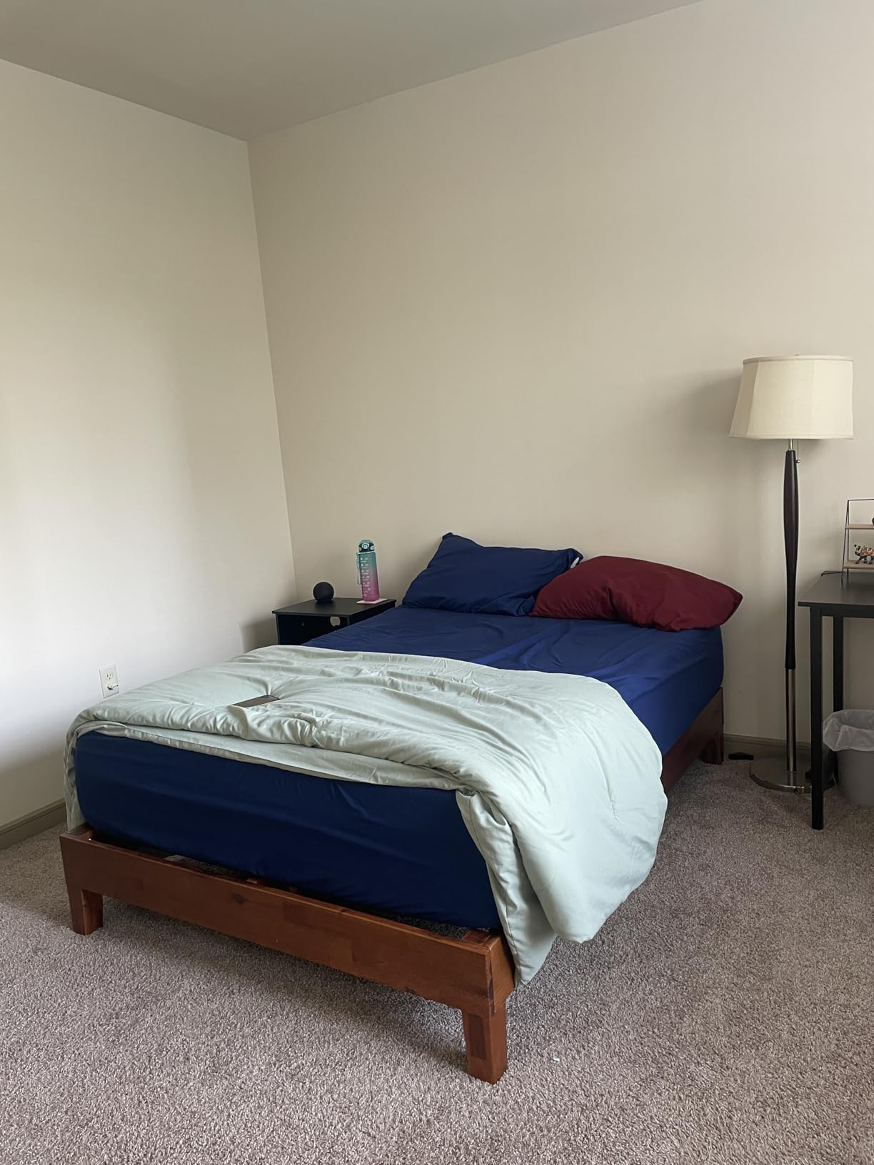 Zinus 12 Inch Deluxe Wood Platform Bed / No Boxspring Needed / Wood Slat Support / Rustic Pine Finish, Queen (OLB-PWPBBO-12Q) customer photo 2