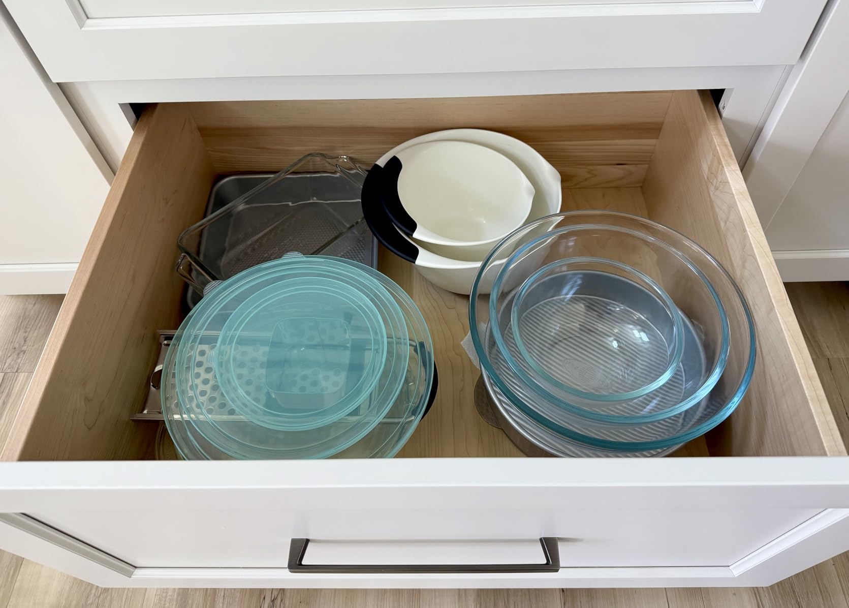 Luvan Glass Mixing Bowls with Lids Set(4.5QT, 2.7QT, 1.1QT)-Large Glass Mixing Bowls, Clear Salad Bowl for Baking, Cooking, Serving, Food Prep, 3PC Nesting Bowls for Kitchen Storage & Dishwasher Safe customer photo 1