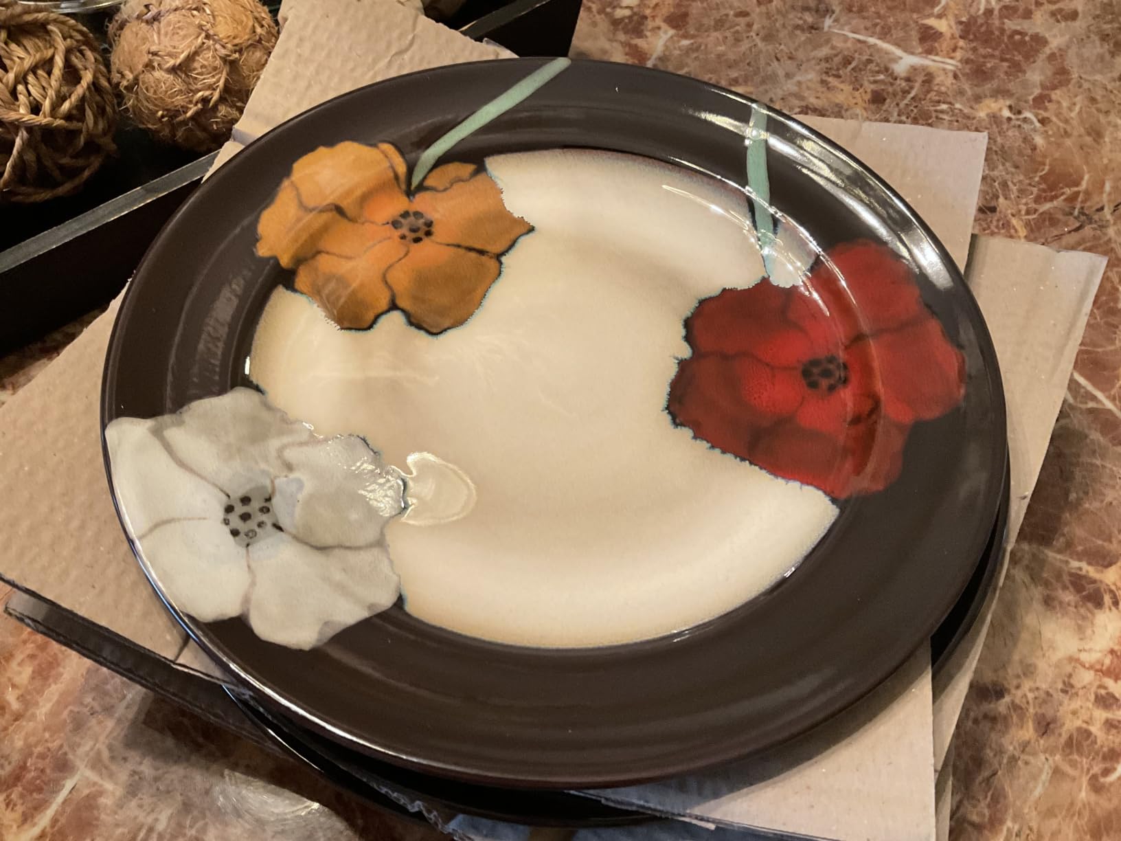Pfaltzgraff Painted Poppies 16-Piece Stoneware Dinnerware Set, Service for 4, Dinner Plates, Salad Plates, Bowls and Mugs, Dishwasher and Microwave Safe customer photo 2