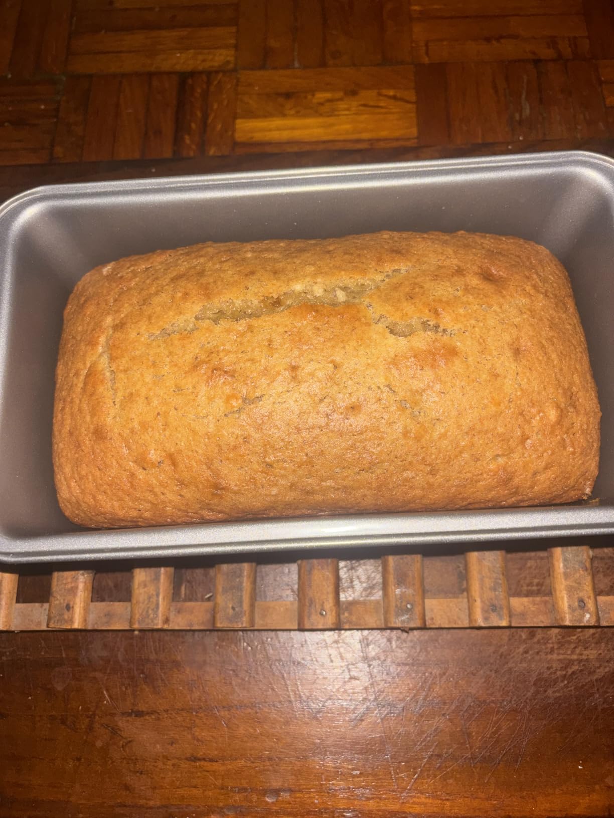 Amazon Basics Rectangular Nonstick Bread Loaf Pan for Baking Meatloaf with Even Heat Distribution, 9.5 x 5 Inch, Gray, Set of 2 customer photo 1