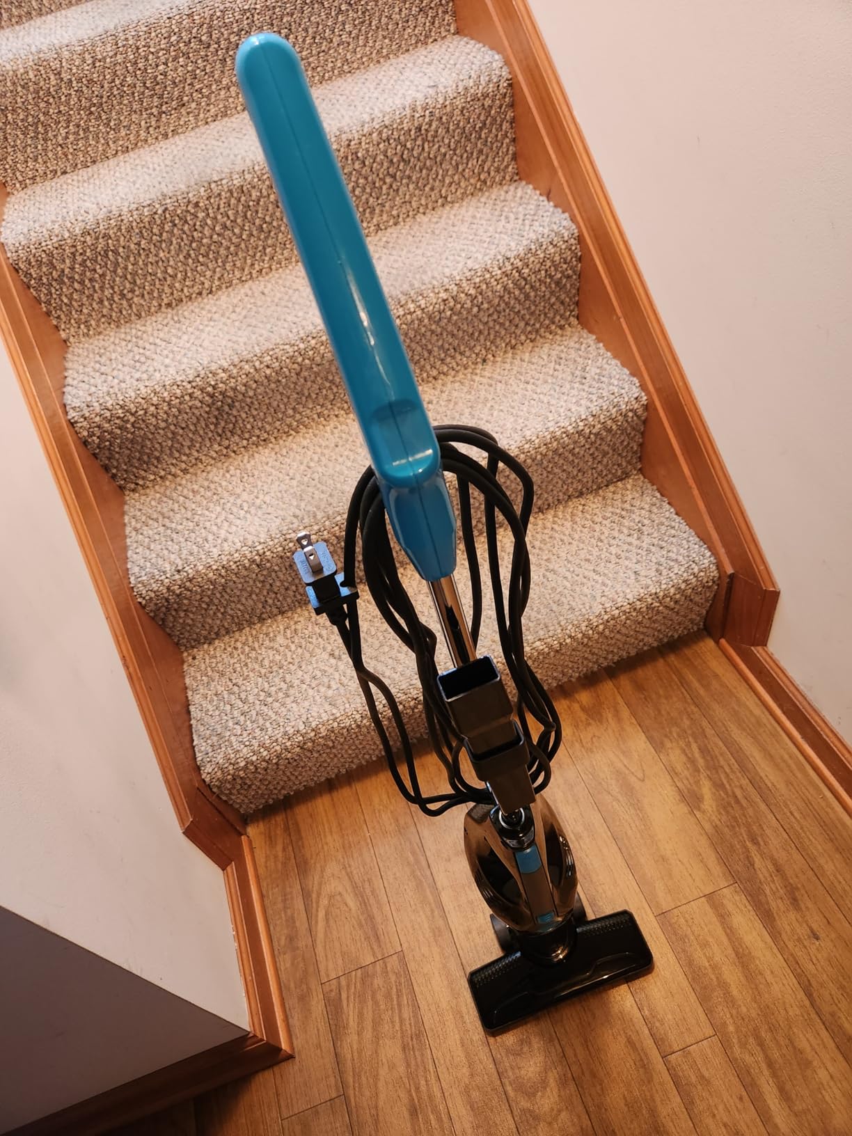 Eureka Blaze Stick Vacuum Cleaner, Powerful Suction 3-in-1 Small Handheld Vac with Filter for Hard Floor Lightweight Upright Home Pet Hair, Dark Black customer photo 1