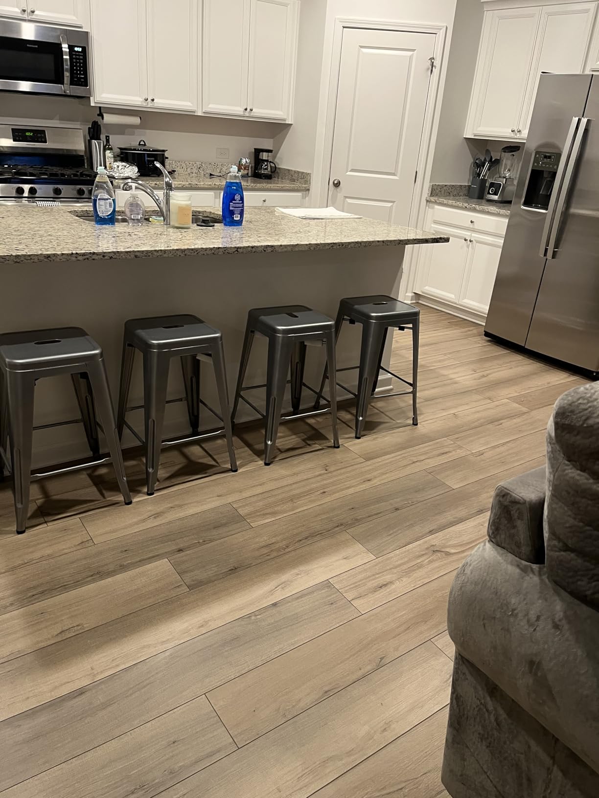 Furmax 24 Inch Metal Bar Stools Set of 4, Counter Height Bar Stools Height High Backless Stools Industrial Stackable Bar Chairs for Dining Room Kitchen Indoor Outdoor Stools Bar Chairs (Gun) customer photo 2