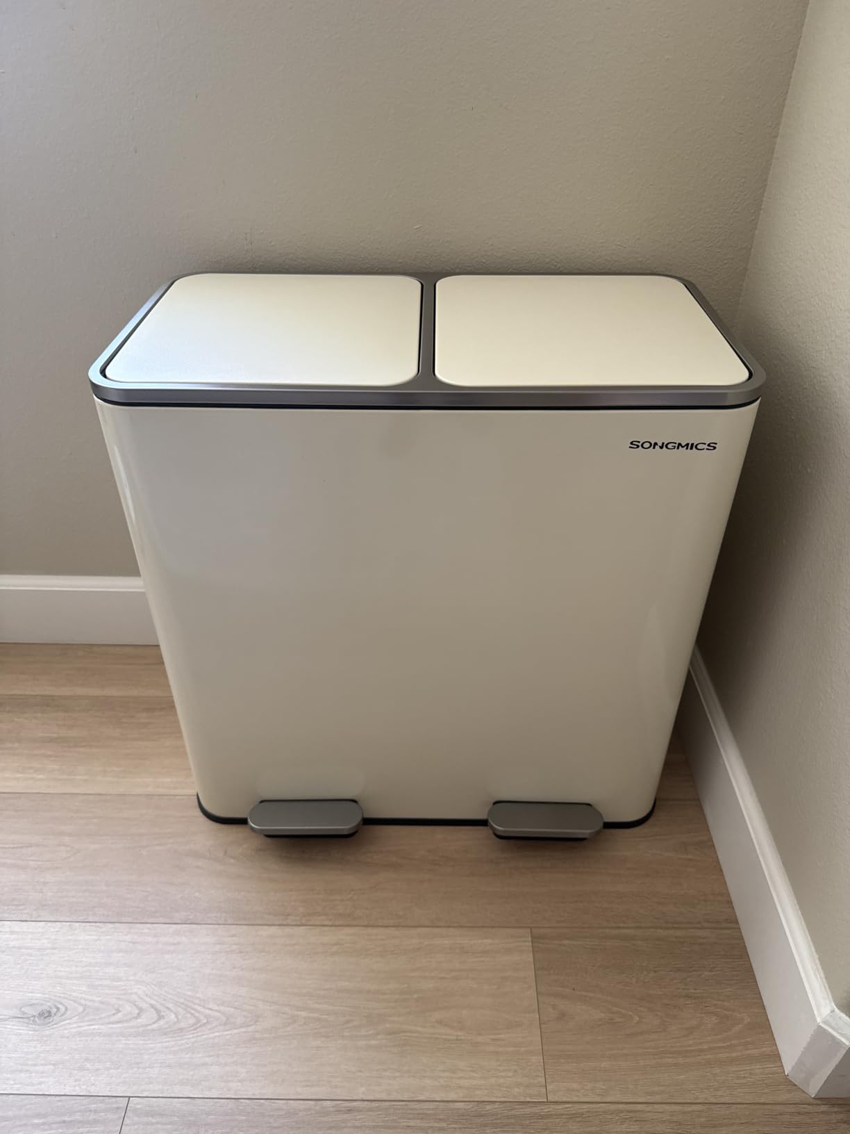 SONGMICS Trash Can, 2 x 8 Gallon (2 x 30 L) Garbage Can for Kitchen, with 15 Trash Bags, 2 Compartments customer photo 1