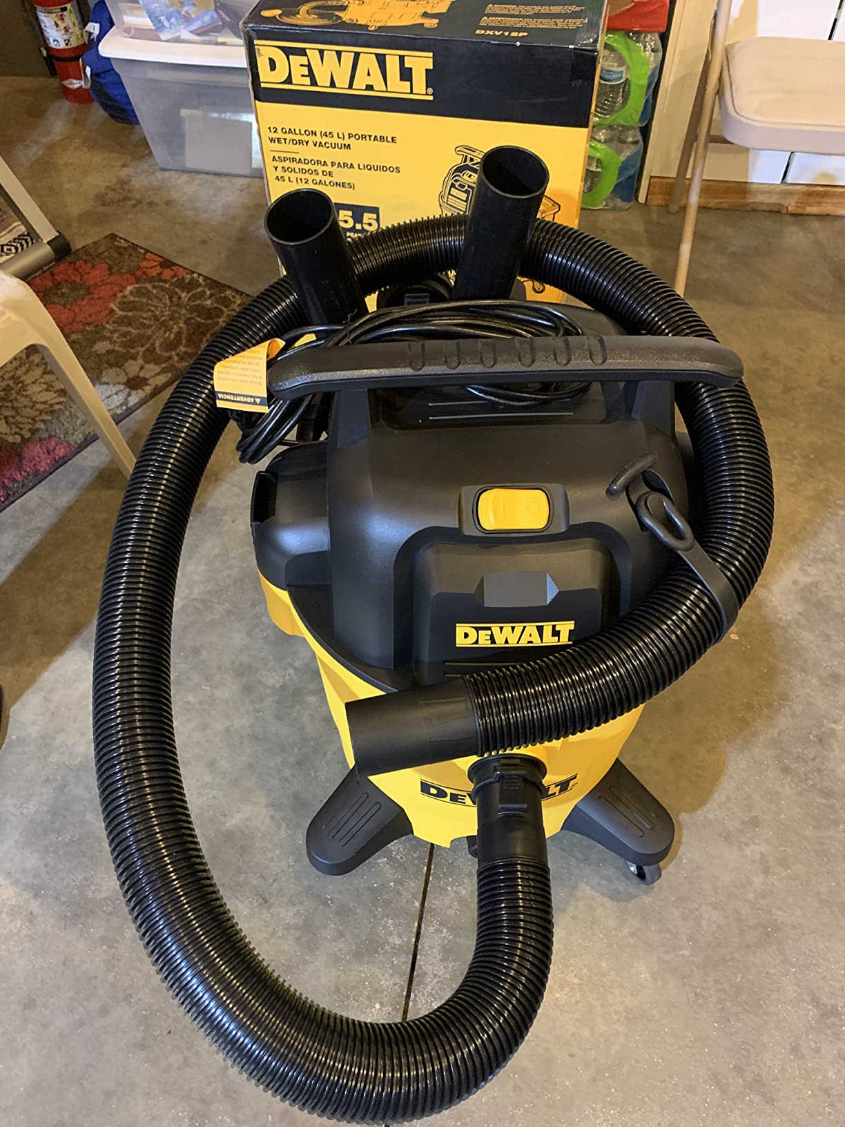 DEWALT 12 Gallon Poly Wet/Dry Vac, 5.5 HP Shop Vacuum Wet Vacuum Cleaner customer photo 1