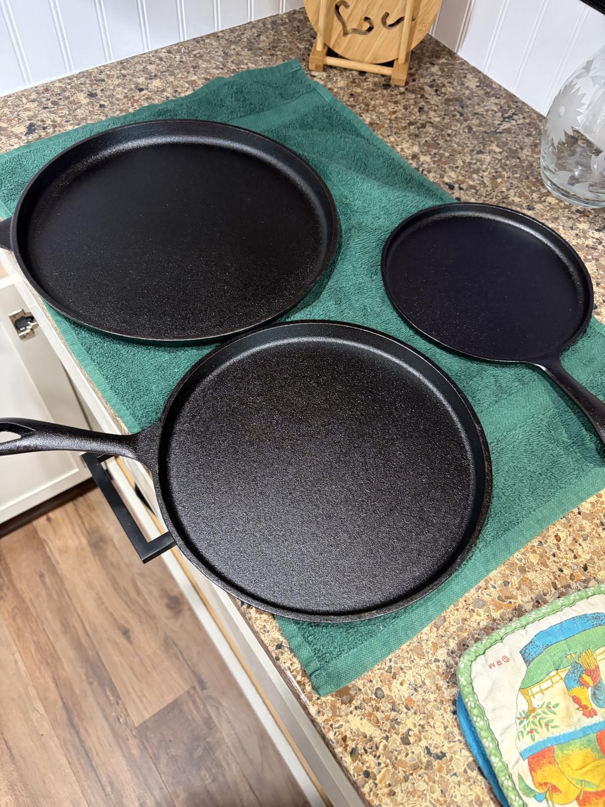 Commercial CHEF 3-Piece Cast Iron Griddle Set, Pre-Seasoned, CHCI81012 | Includes 8, 10 & 12 Griddle Pans, Works on All Cooktops Including Induction, Outdoor Cookware for Campfires customer photo 1