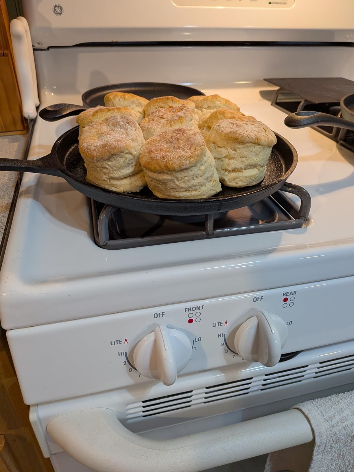 Commercial CHEF 3-Piece Cast Iron Griddle Set, Pre-Seasoned, CHCI81012 | Includes 8, 10 & 12 Griddle Pans, Works on All Cooktops Including Induction, Outdoor Cookware for Campfires customer photo 2