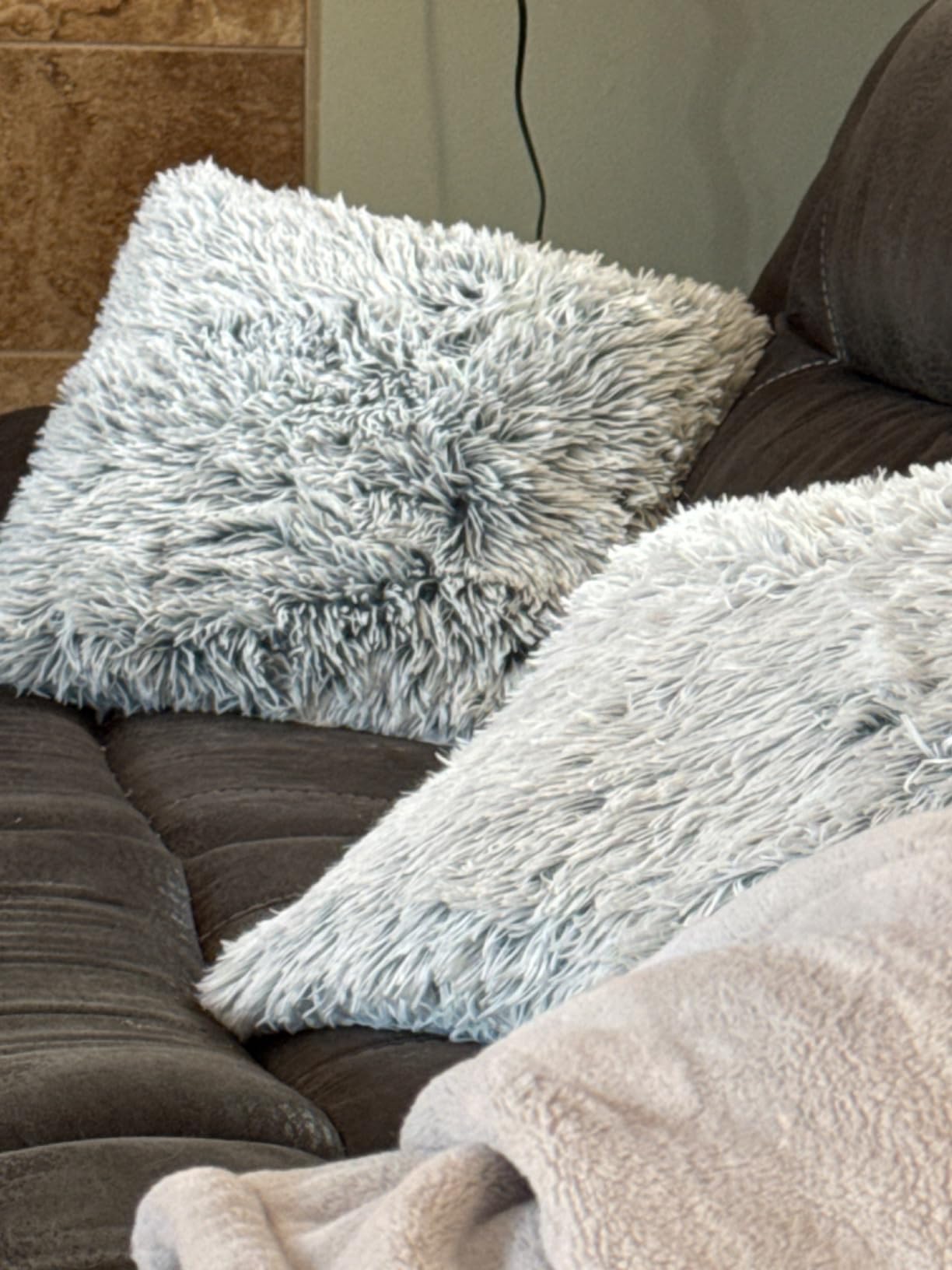 Cheer Collection Throw Pillows for Couch and Bed, Soft Shaggy Throw Pillows with Inserts Included, Cozy Long Hair Faux Fur Pillows - Set of 2, 18x18 - Gray customer photo 2