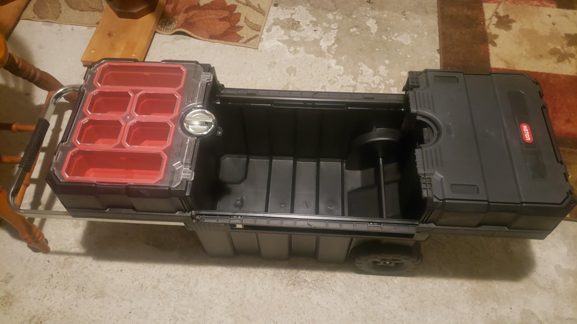 Keter Masterloader Resin Rolling Tool Box with Locking System and Removable Bins - Heavy Duty, Weatherproof, All Terrain Wheels, Durable, Easy Slide Open, Removable Organizers, Telescoping Handle customer photo 2