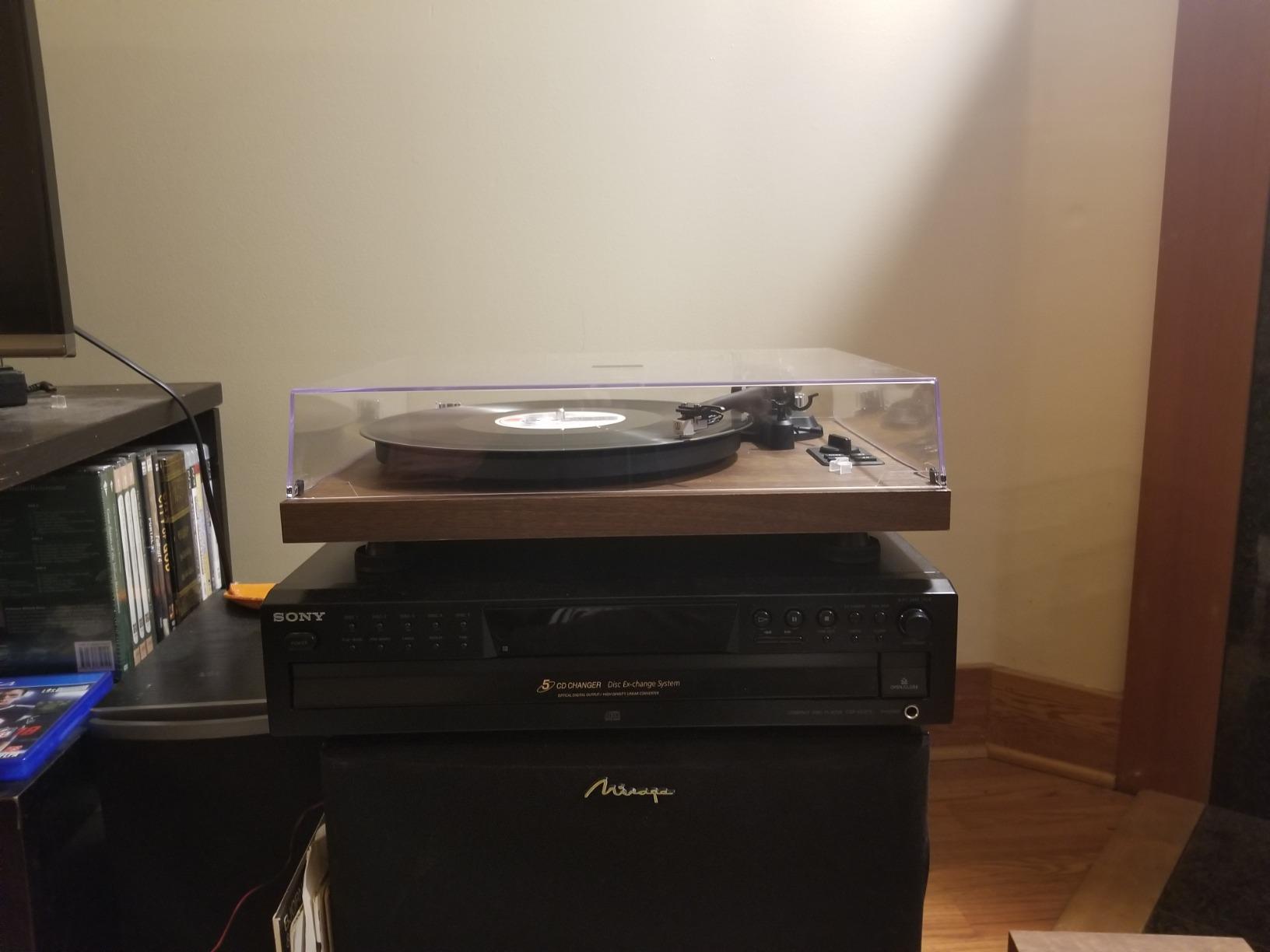 1 BY ONE Bluetooth Turntable HiFi System with 36 Watt Bookshelf Speakers customer photo 1