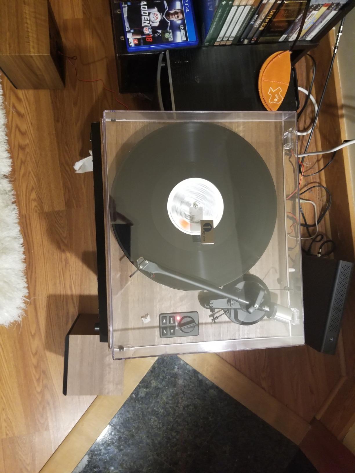 1 BY ONE Bluetooth Turntable HiFi System with 36 Watt Bookshelf Speakers customer photo 2