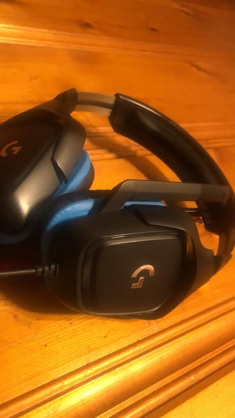 Logitech G432 Wired Gaming Headset - Black customer photo 1