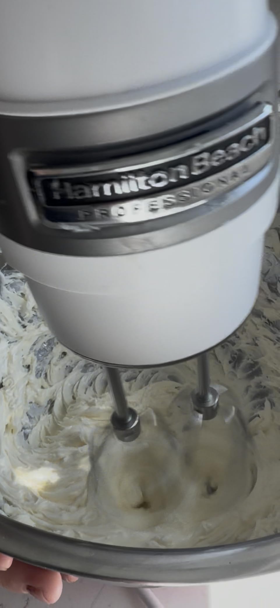 Hamilton Beach Professional 5-Speed Electric Hand Mixer with Snap-On Storage Case customer photo 1