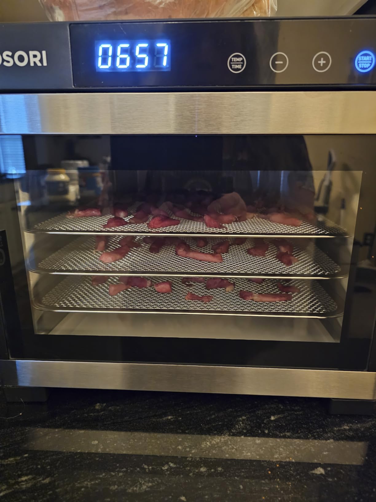Cosori Food Dehydrator, Bigger Than 7 Trays with Large 6.5 ft² Drying Space, Stainless Steel Trays, 600W Faster Drying, 165°F Dehydrated Dryer for Jerky, Dog Treats, Herbs, Meat, Fruit, Yogurt, Silver customer photo 1