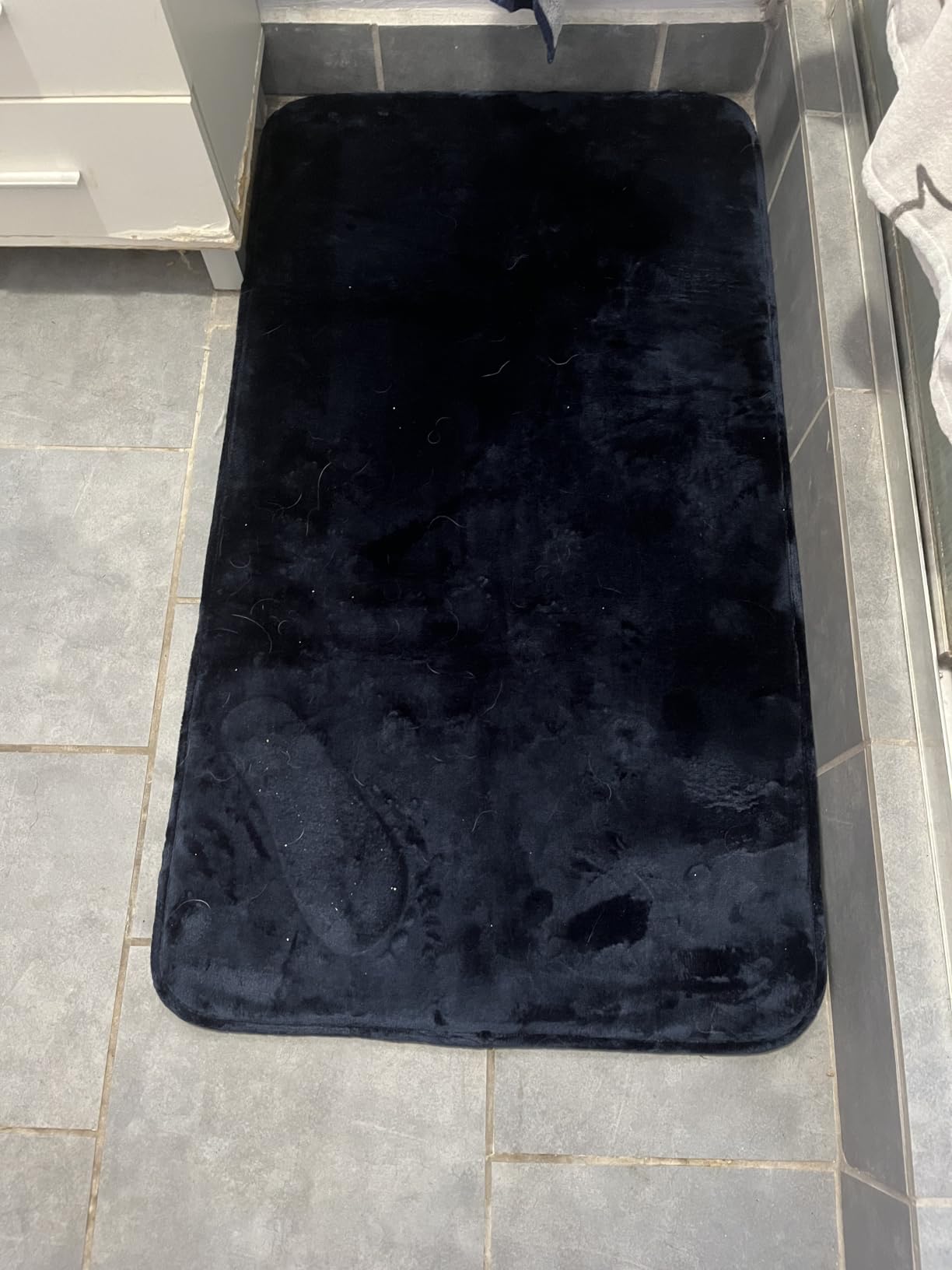 GORILLA GRIP Memory Foam Bath Rugs, Soft Absorbent Velvet Bathroom Mats, Durable Dots on Underside, Machine Washable Bathmat, 24x17 Mat, Graphite Gray customer photo 1