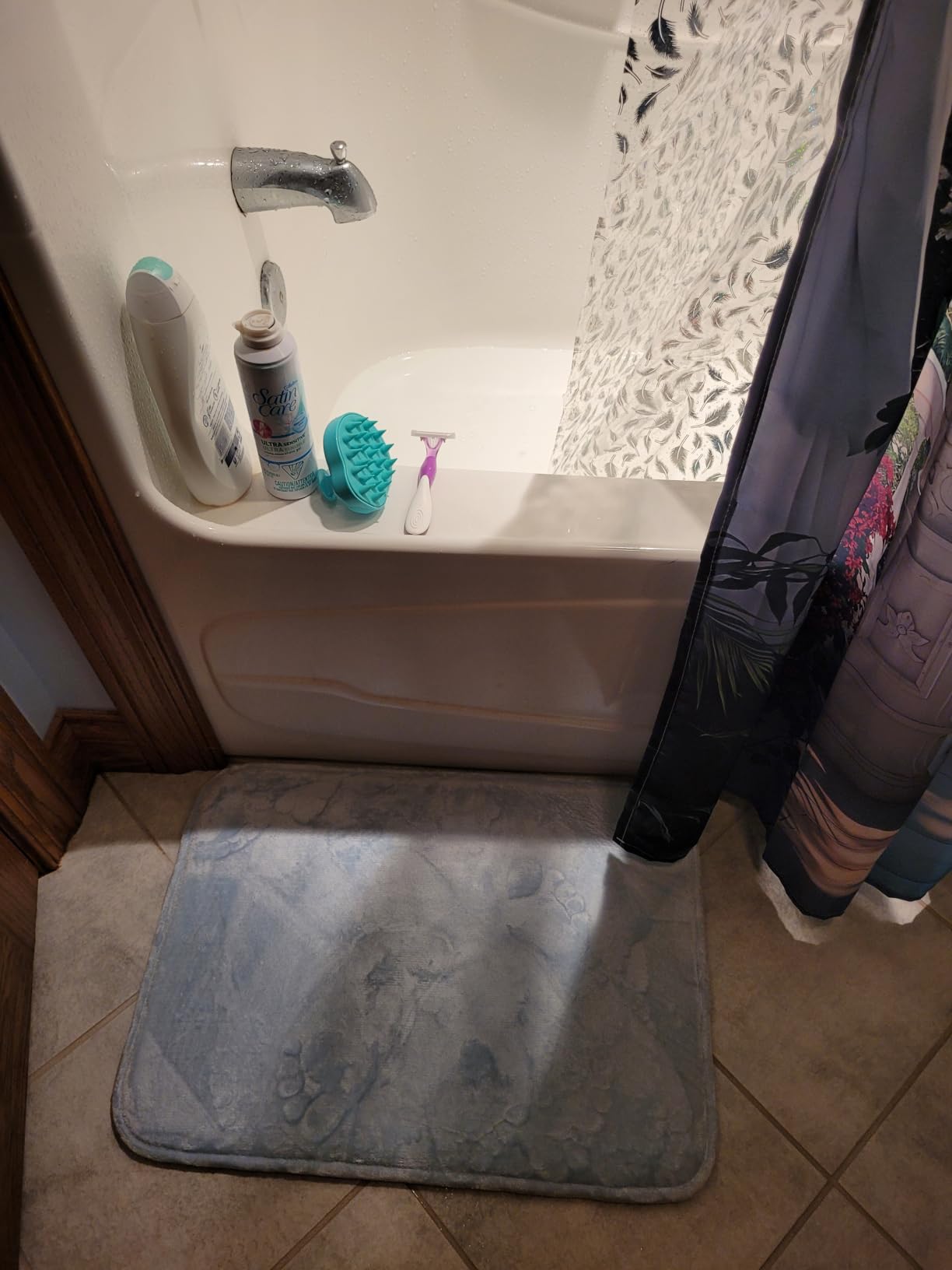 GORILLA GRIP Memory Foam Bath Rugs, Soft Absorbent Velvet Bathroom Mats, Durable Dots on Underside, Machine Washable Bathmat, 24x17 Mat, Graphite Gray customer photo 2