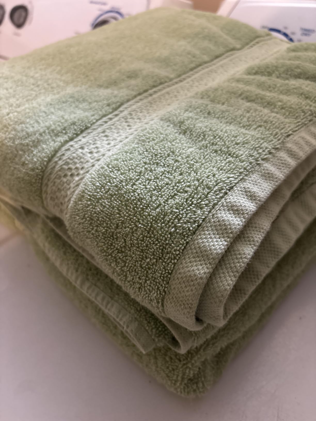 Utopia Towels 4 Pack Premium Bath Towels Set, 27 by 54 Inches, 100% Ring Spun Cotton 600GSM, Lightweight and Highly Absorbent Quick Drying Towels, Perfect for Daily Use, Grey customer photo 1