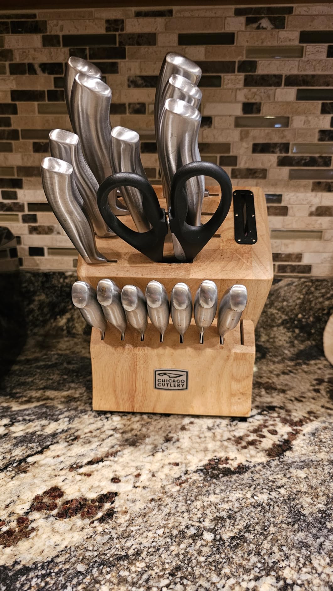KitchenAid All Purpose Kitchen Shears with Protective Sheath Durable Stainless Steel Scissors, Dishwasher Safe, Soft Grip Comfort Handle, 8.72 Inch, Aqua Sky customer photo 1