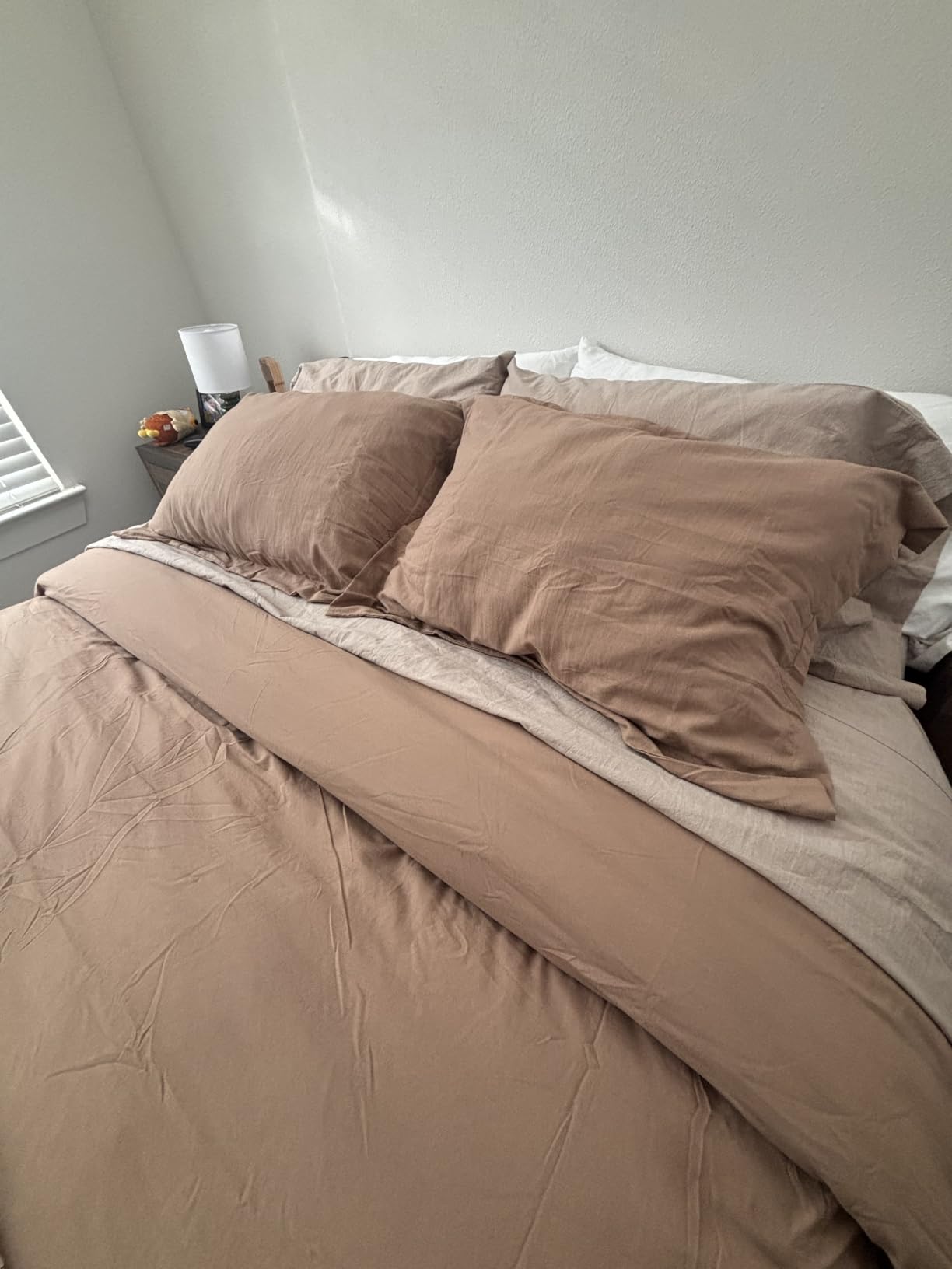 Bedsure Comforter Duvet Insert - Quilted Comforters Queen Size, All Season Duvet, GentleSoft Down Alternative Bedding Blanket, with 8 Tabs, Gifts for Women/Men, White, Queen 88 x 88 Inches customer photo 2
