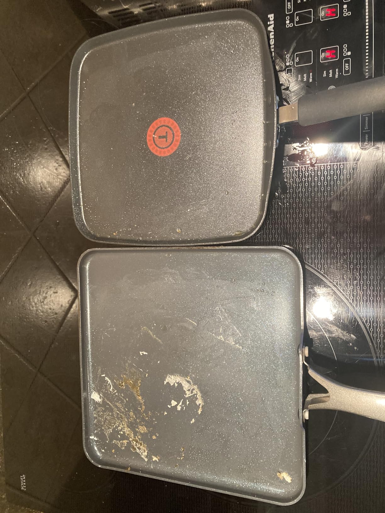 T-Fal Ultimate Hard Anodized Nonstick Griddle Pan, 10.25 in, Onyx | Flat stovetop griddle pan, Oven safe to 400F, Titanium-reinforced nonstick, Thermo-Spot heat indicator, Dishwasher safe customer photo 1