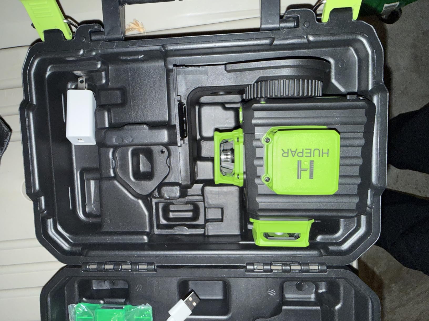 HUEPAR Laser Level 360 Self Leveling, Rechargeable 3D High Brightness Green Laser 3x360° Best Laser Leveler Tool for Construction and Picture Hanging, Strong Magnetic Bracket & Hard Suitcase -B03CG customer photo 2