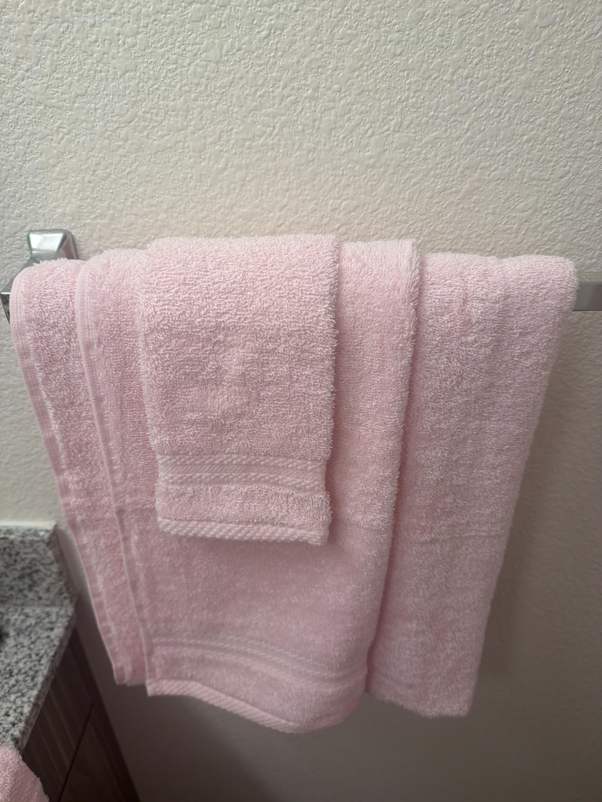 GLAMBURG Ultra Soft 8-Piece Towel Set - 100% Pure Ringspun Cotton, Contains 2 Oversized Bath Towels 27x54, 2 Hand Towels 16x28, 4 Wash Cloths 13x13 - Ideal for Everyday use, Hotel & Spa - Pink customer photo 1