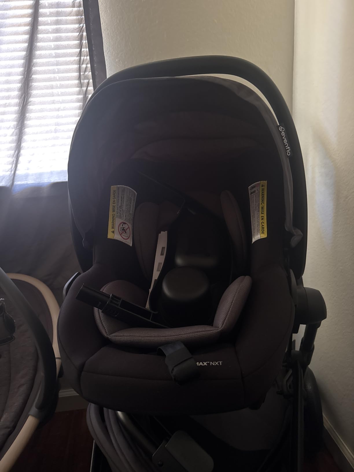 Evenflo Pivot NXT Travel System with LiteMax NXT Infant Car Seat customer photo 1