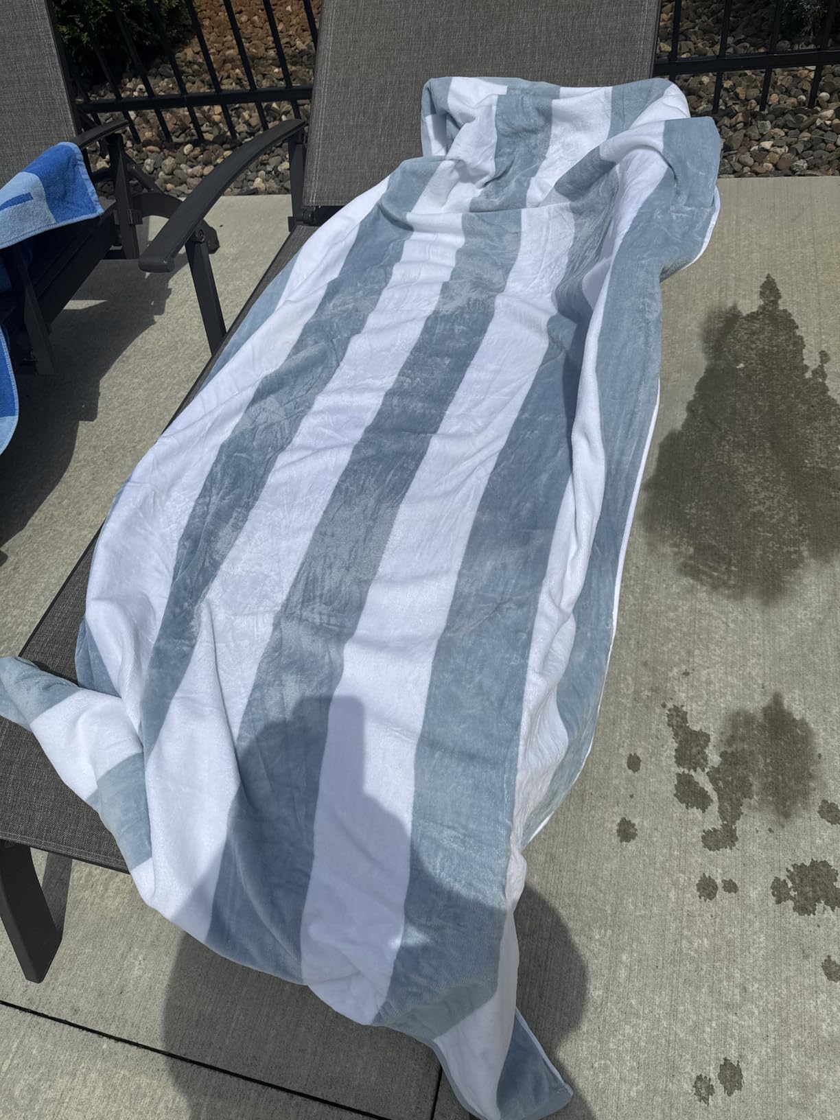 HENBAY Cotton Oversized Beach Towel - Large 70 x 35 Inch Pool Towel, Blue Striped Quick Dry Swimming Cabana Towel customer photo 2