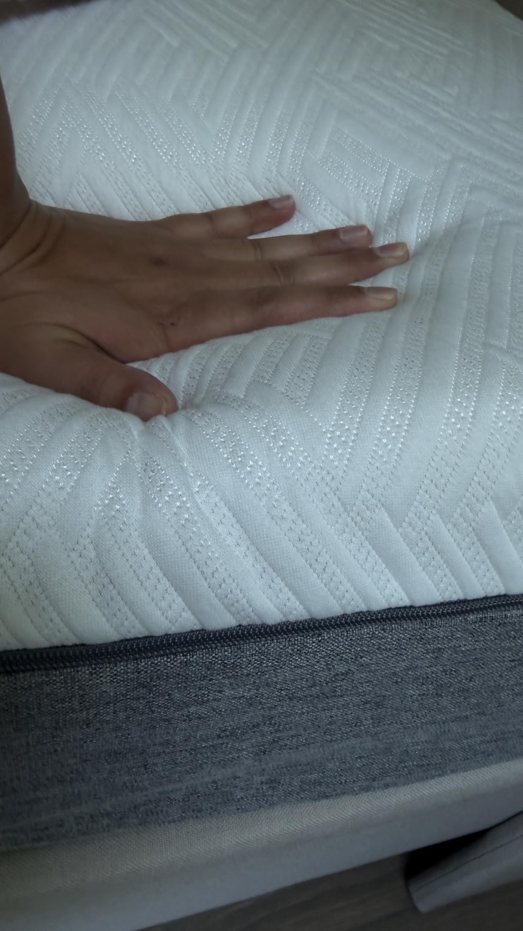 Novilla Bliss Queen Size Mattress, 12 Inch Gel Memory Foam Mattress Queen | Cool Night Sleep & Pressure Relief, Support Foam for Spine Alignment & Motion Isolation, Medium Plush Feel customer photo 2