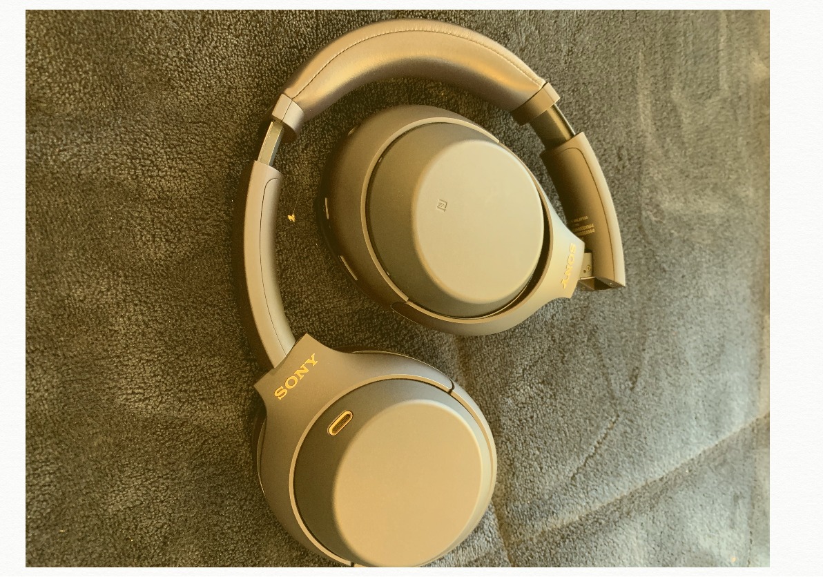 Sony WH-1000XM4 Wireless Premium Noise Canceling Overhead Headphones with Mic for Phone-Call and Alexa Voice Control, Black WH1000XM4 customer photo 1