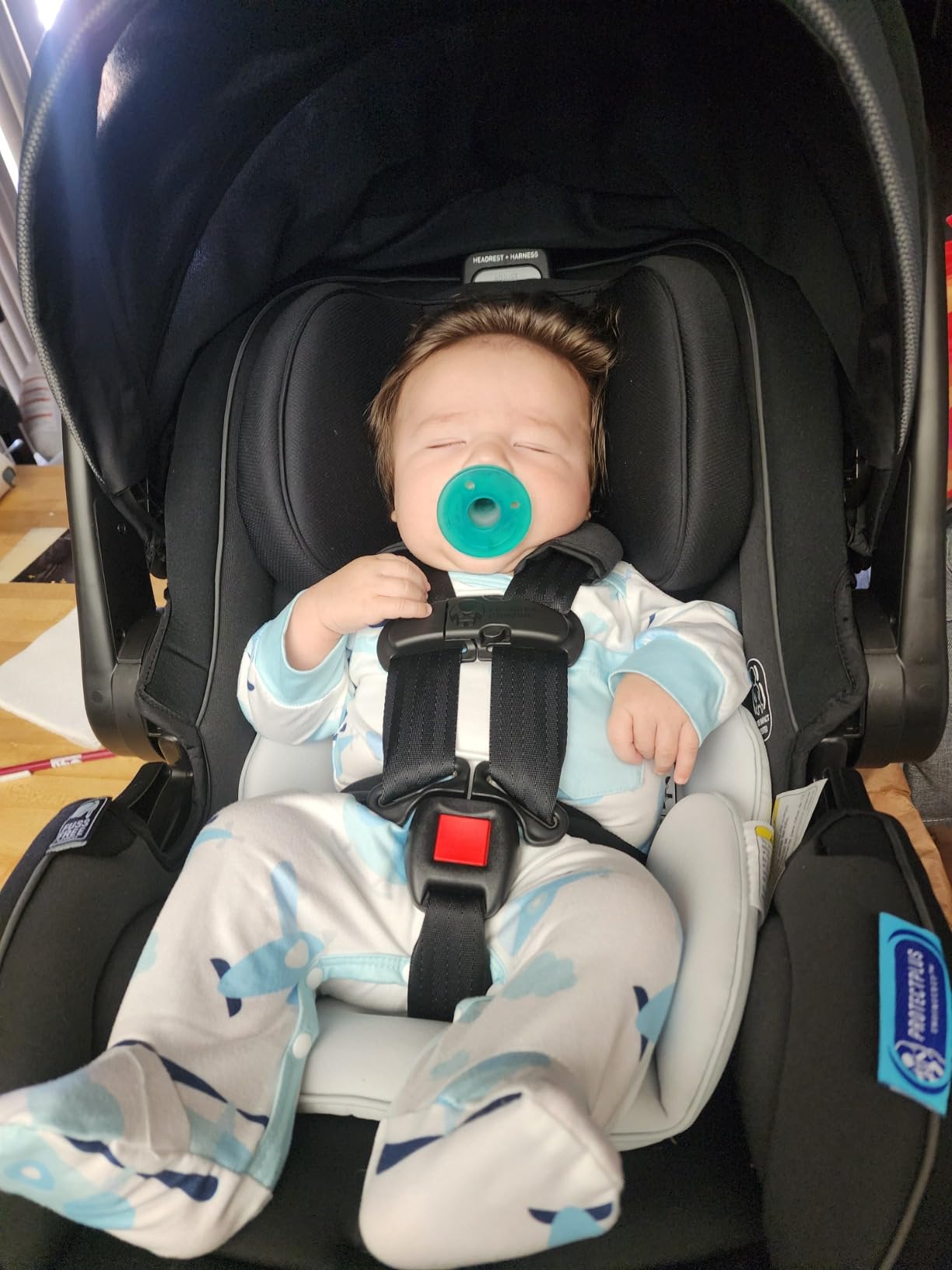 Graco SnugRide SnugFit Infant Car Seat, Baby Car Seat with Anti Rebound Bar for Extra Safety, No-Rethread Harness, Latch Equipped Carseat, Gotham customer photo 2