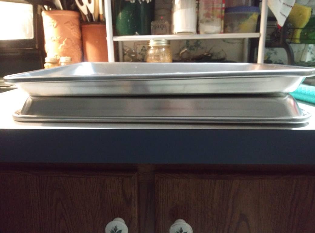 Baking Sheet Pan Set of 2- Professional Bakeware for Roasting, Cooking & More - Food Safe, Warp Resistant, Bake Trays for Oven - Rimmed Half Cookie Sheets for Baking (Aluminum 18 x13